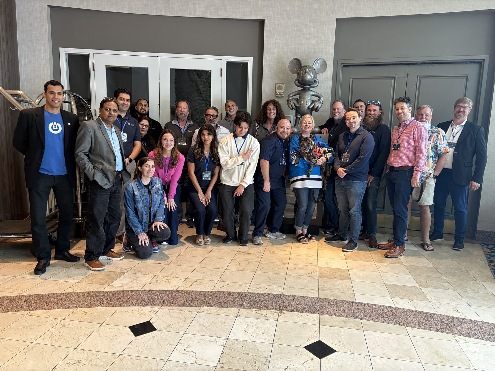CMUG members gathered for a group photo at the Anaheim regional meetup